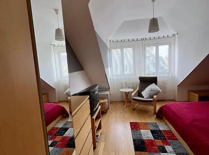 Viktoria 3*